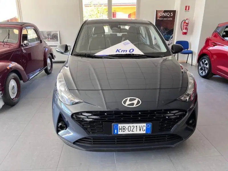 Hyundai i10 nuova a Verbano Cusio Ossola (2)