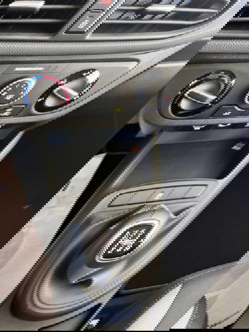 Hyundai i10 nuova a Verbano Cusio Ossola (16)