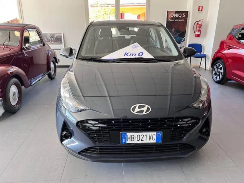 Hyundai i10 nuova a Verbano Cusio Ossola (2)