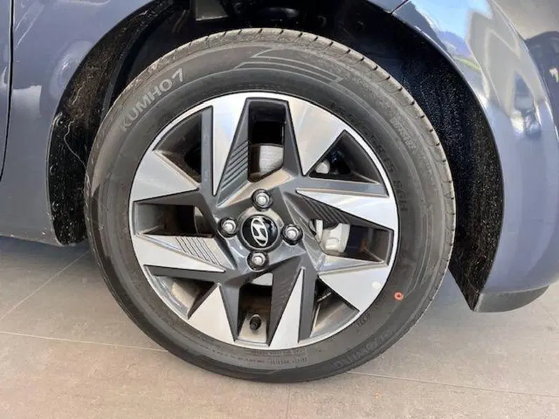Hyundai i10 nuova a Verbano Cusio Ossola (5)