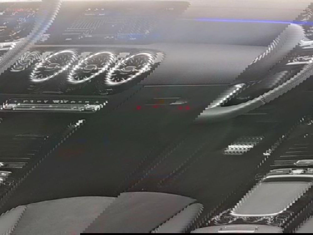 Mercedes-Benz CLA Shooting Brake usata a Milano (7)