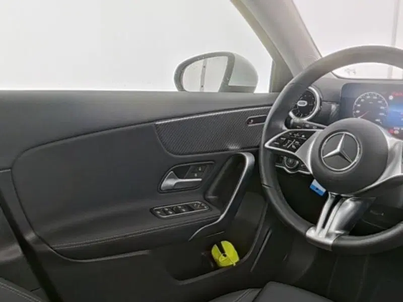 Mercedes-Benz Classe A usata a Milano (9)