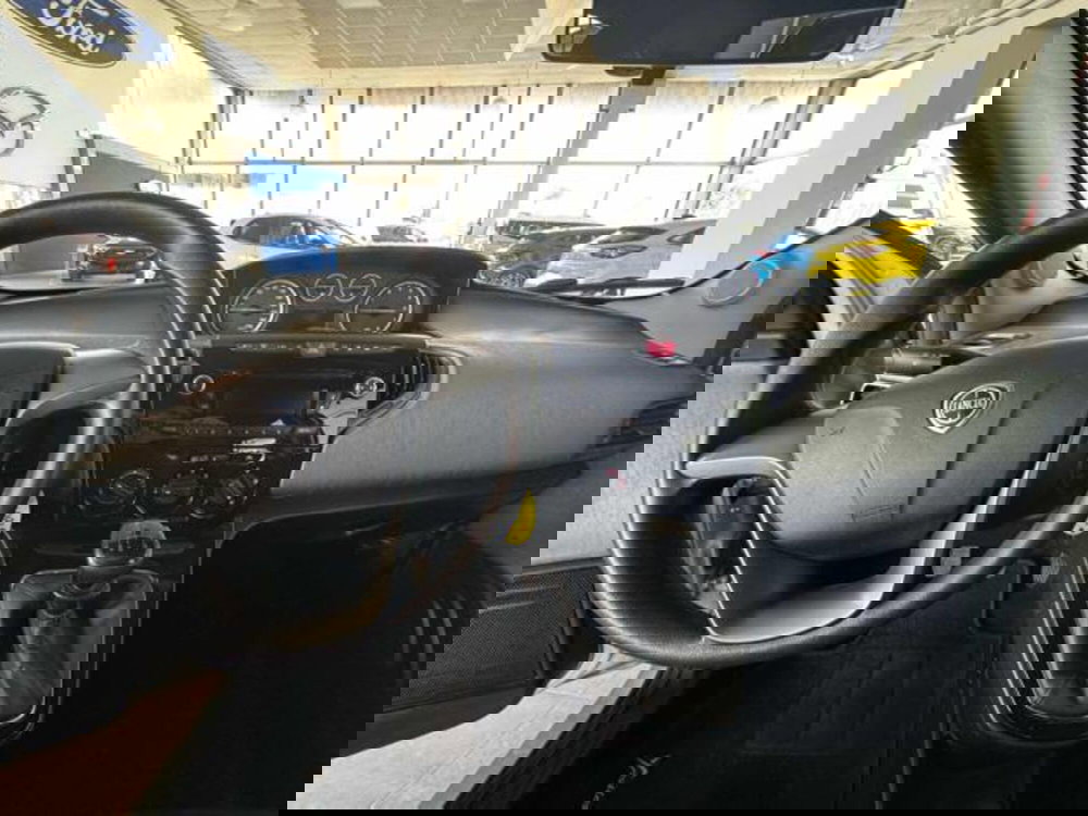 Lancia Ypsilon usata a Bologna (10)