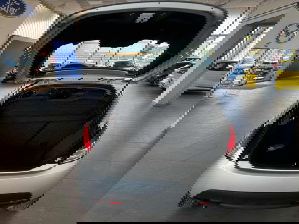 Lancia Ypsilon usata a Bologna (14)