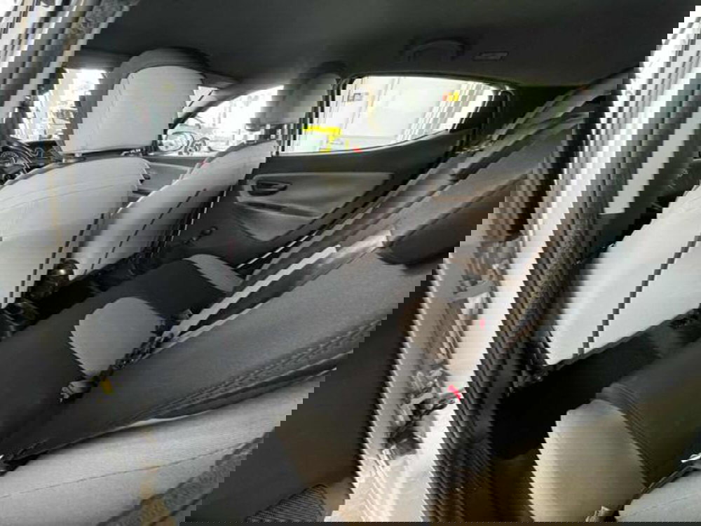 Lancia Ypsilon usata a Bologna (15)