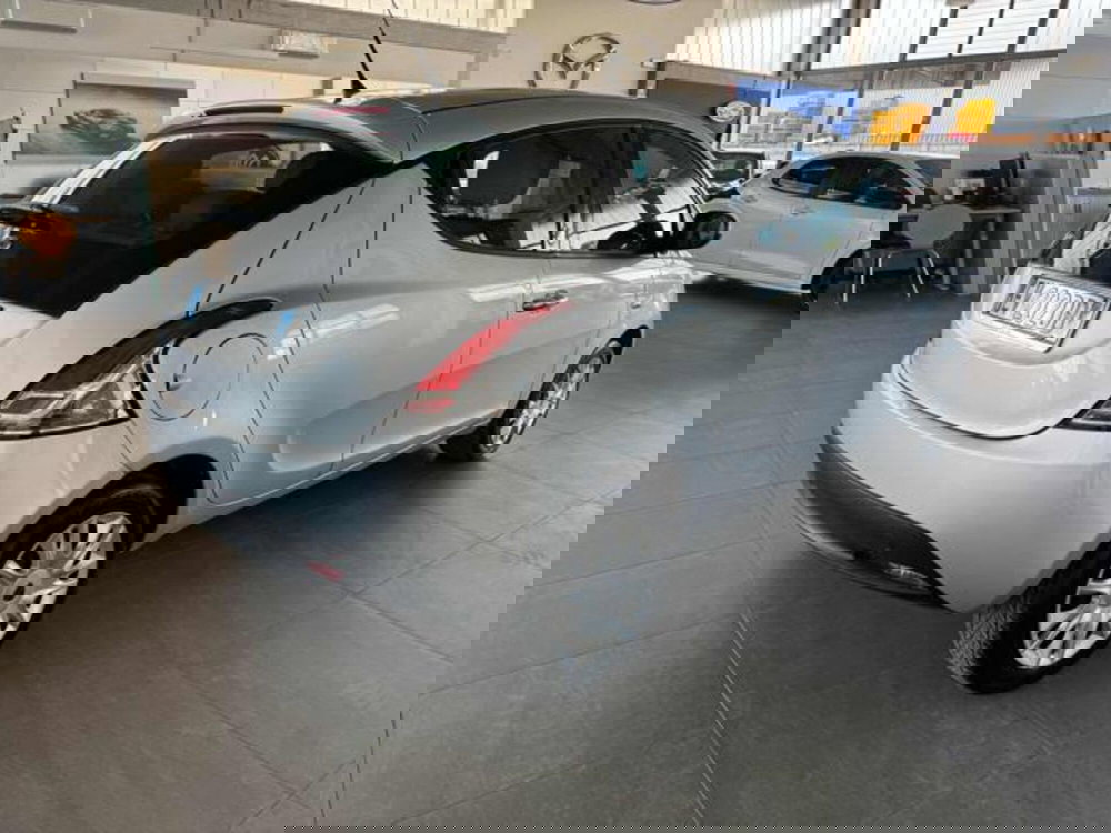 Lancia Ypsilon usata a Bologna (5)