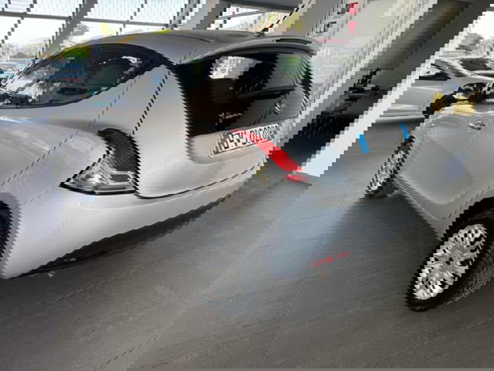 Lancia Ypsilon usata a Bologna (7)