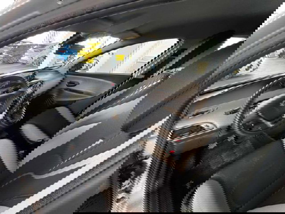 Lancia Ypsilon usata a Bologna (9)