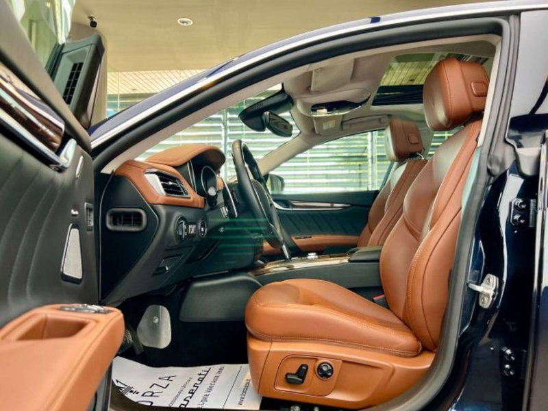 Maserati Ghibli usata a Torino (9)