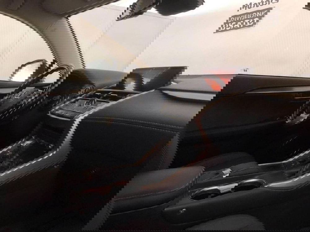 Lexus NX usata a Torino (12)