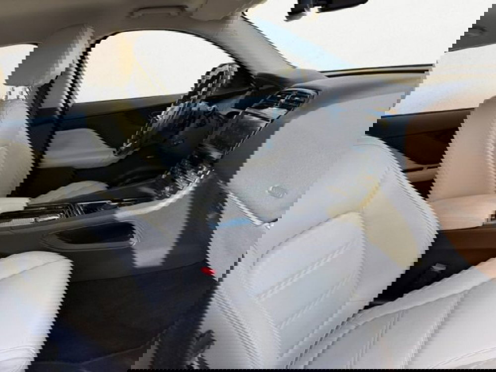 Jaguar F-Pace usata a Treviso (11)