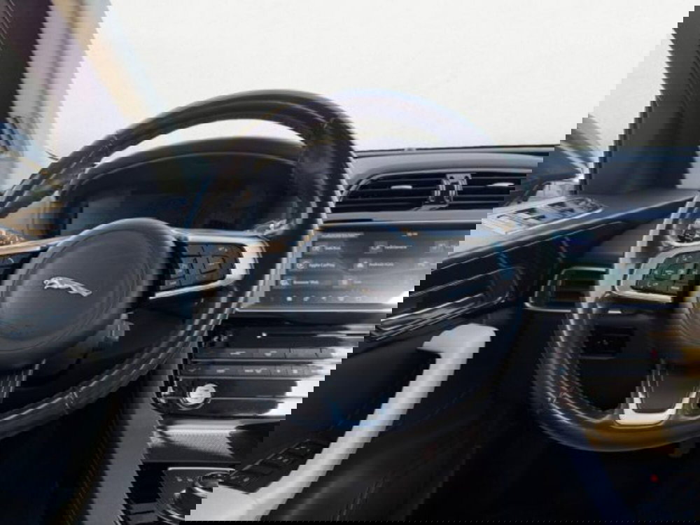 Jaguar F-Pace usata a Treviso (13)