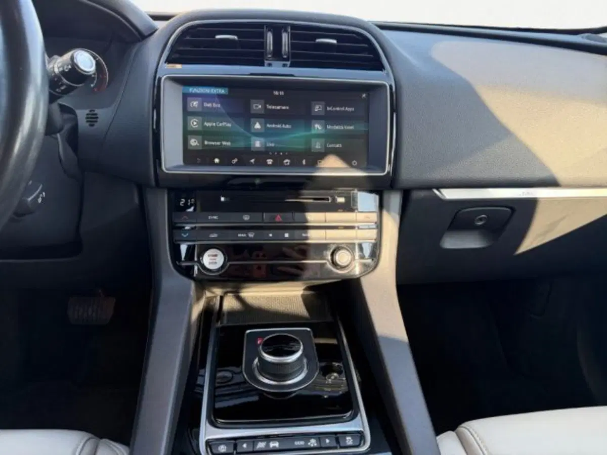 Jaguar F-Pace usata a Treviso (15)