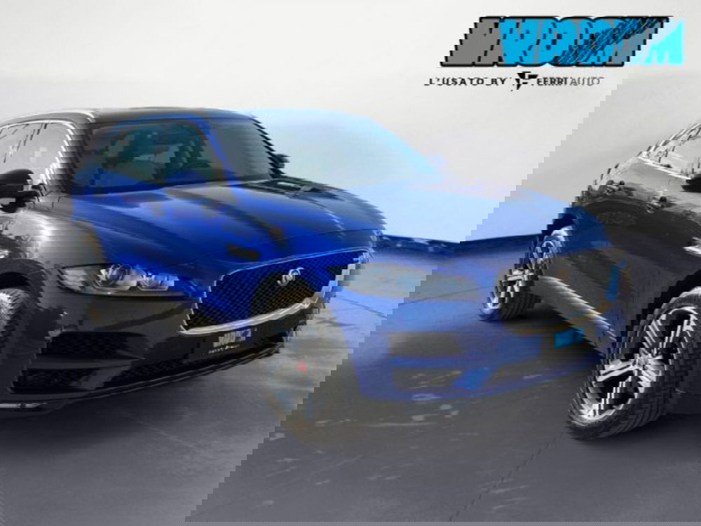 Jaguar F-Pace usata a Treviso (3)