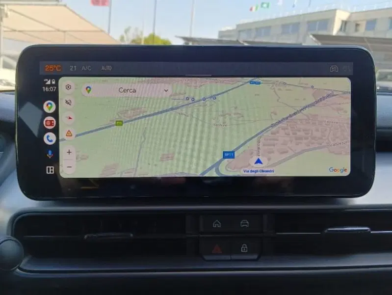 Jeep Avenger nuova a Brescia (13)