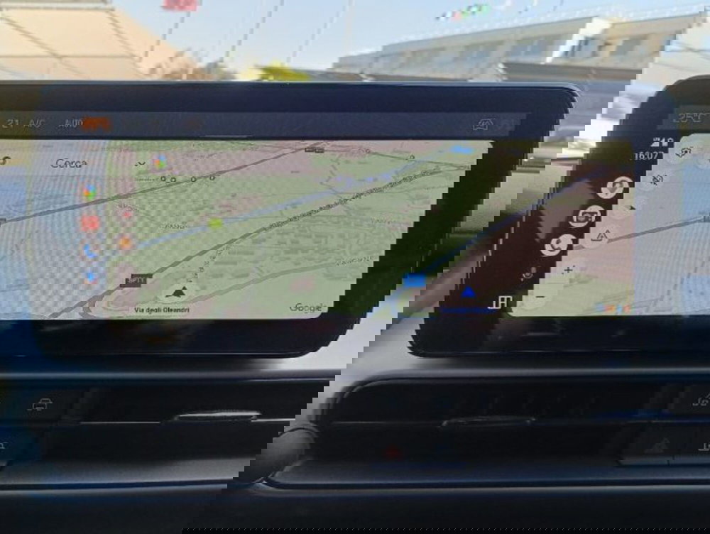 Jeep Avenger nuova a Brescia (13)