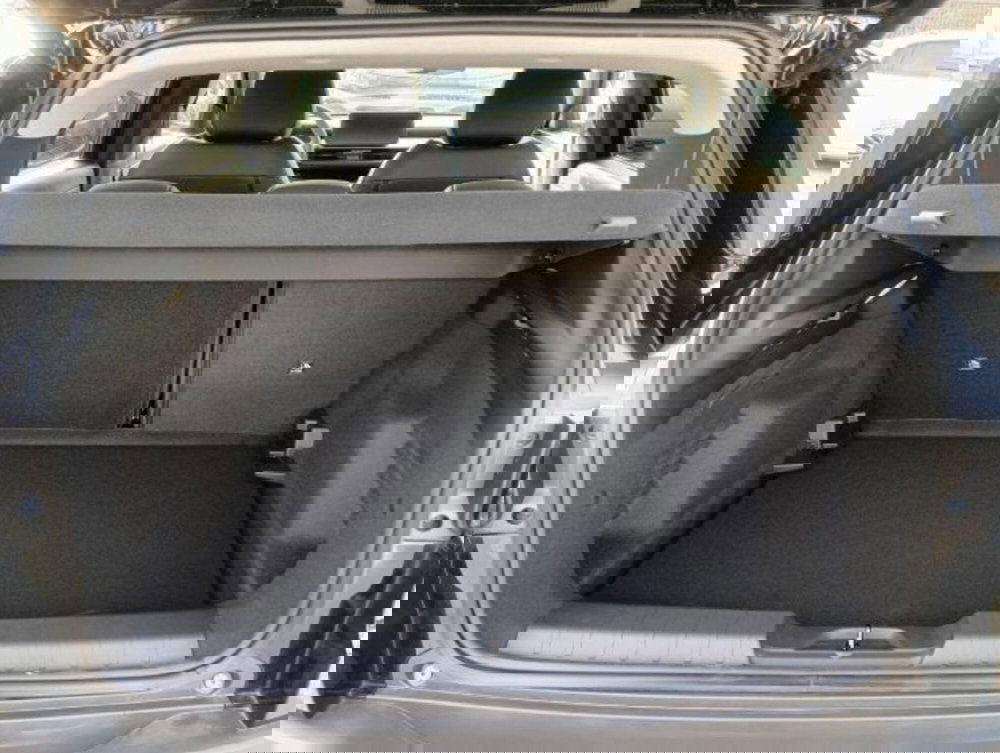 Jeep Avenger nuova a Brescia (14)