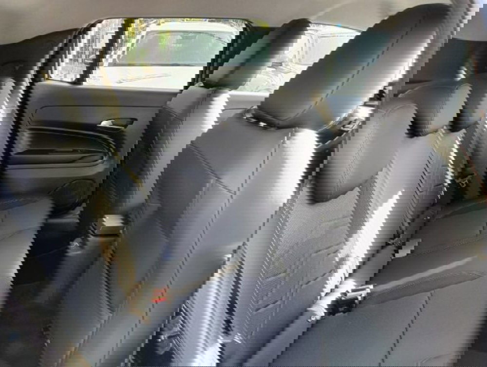 Jeep Avenger nuova a Brescia (18)