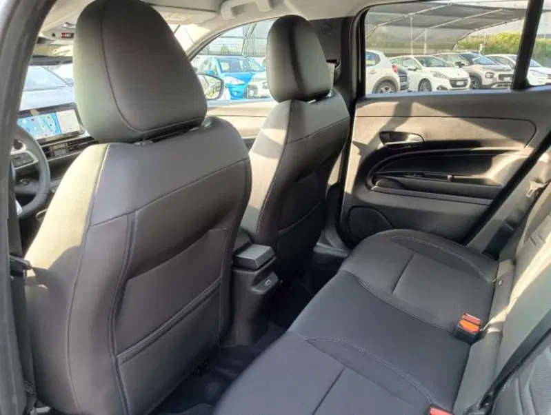 Jeep Avenger nuova a Brescia (19)