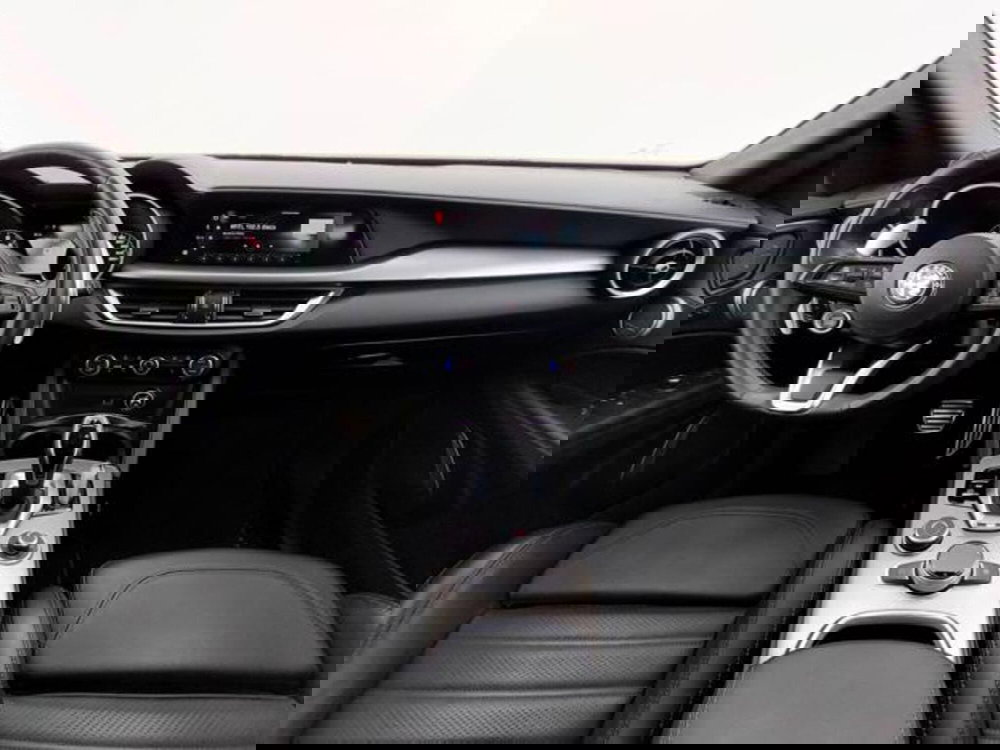 Alfa Romeo Stelvio usata a Como (12)