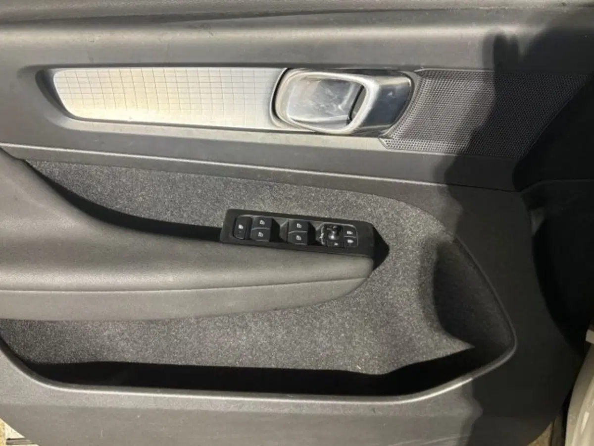 Volvo XC40 usata a Bologna (10)