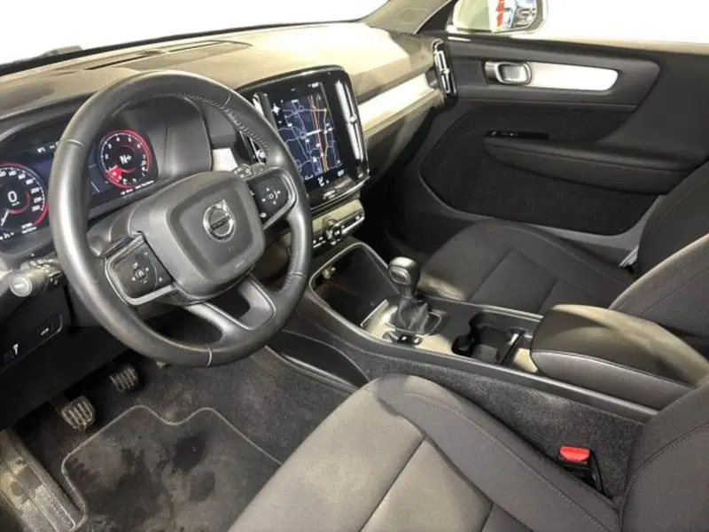 Volvo XC40 usata a Bologna (11)