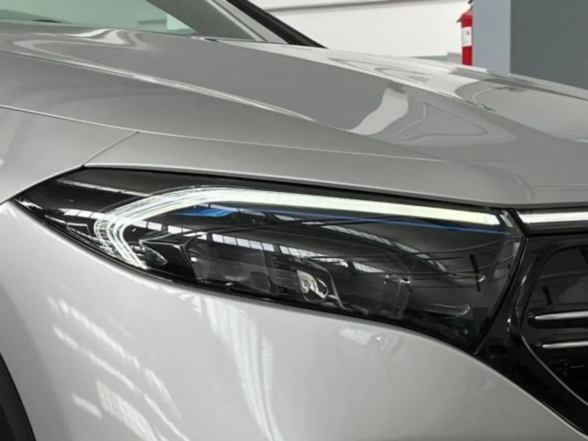 Mercedes-Benz EQA usata a Verona (17)