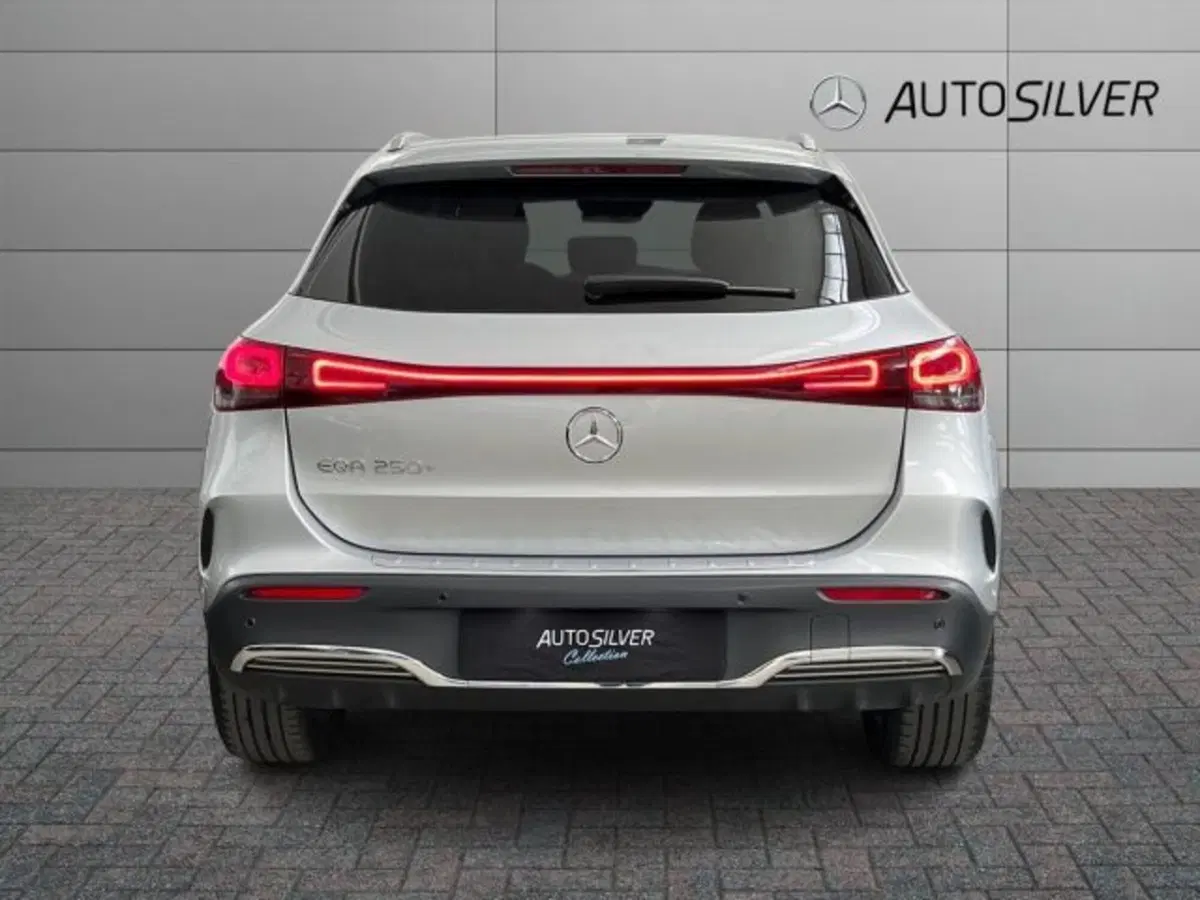 Mercedes-Benz EQA usata a Verona (4)
