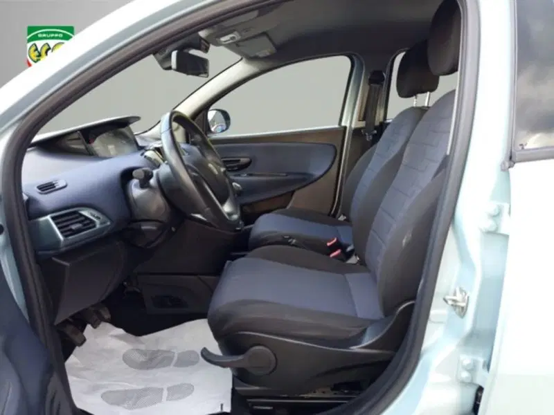 Lancia Ypsilon usata a Frosinone (10)