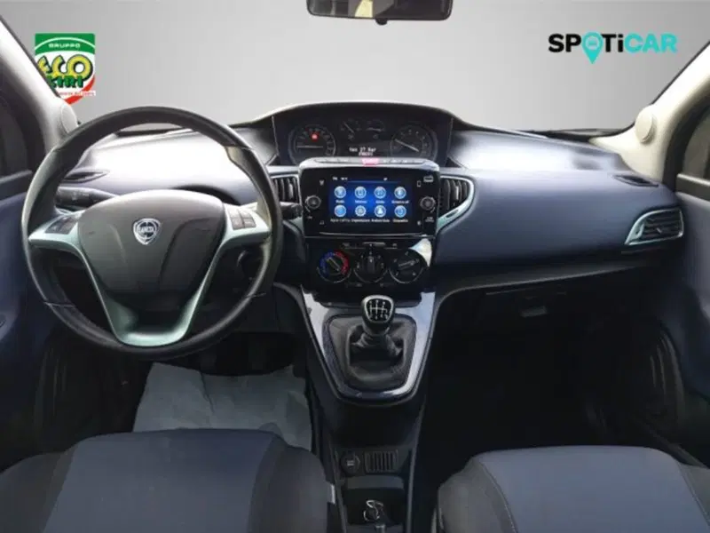Lancia Ypsilon usata a Frosinone (12)
