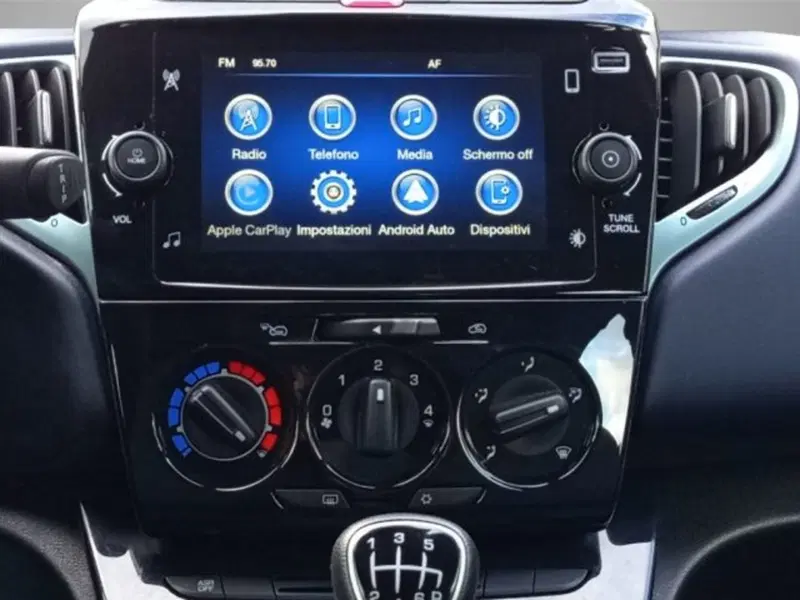 Lancia Ypsilon usata a Frosinone (15)
