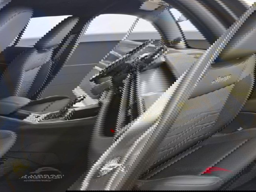 Jeep Avenger nuova a Perugia (12)