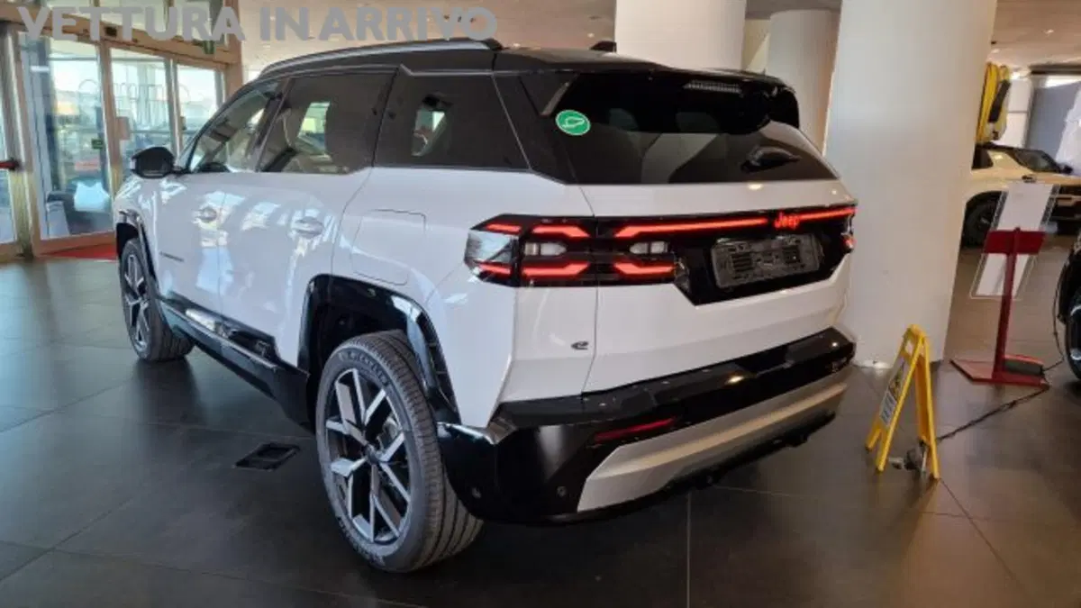 Jeep Compass nuova a Modena (4)