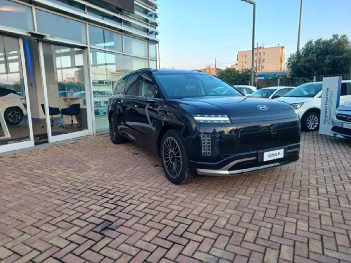 Hyundai Ioniq 9 nuova a Savona (4)