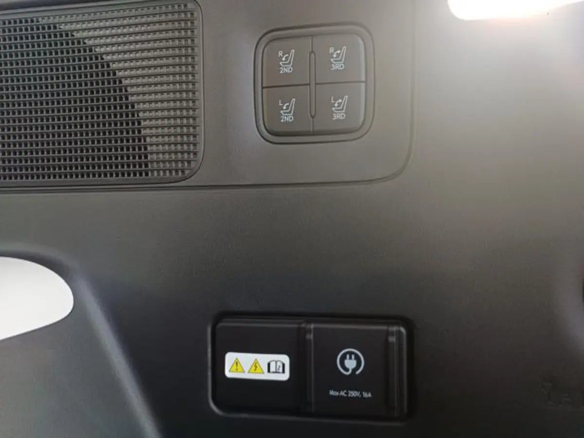Hyundai Ioniq 9 nuova a Savona (7)