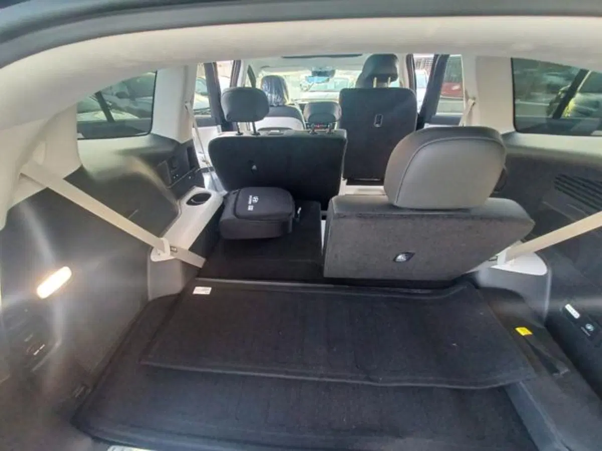 Hyundai Ioniq 9 nuova a Savona (8)