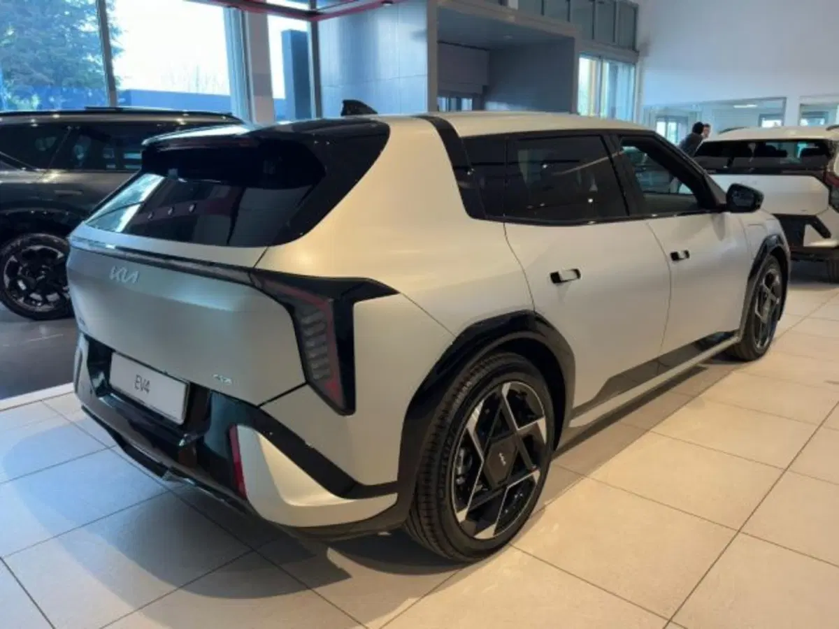 Kia EV4 nuova a Bologna (4)