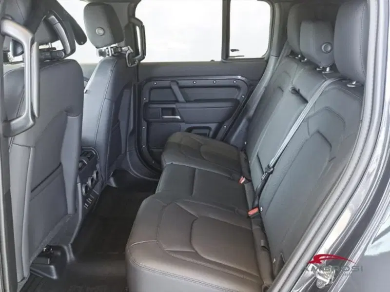 Land Rover Defender nuova a Perugia (8)