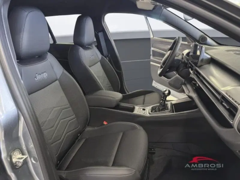 Jeep Avenger nuova a Perugia (12)