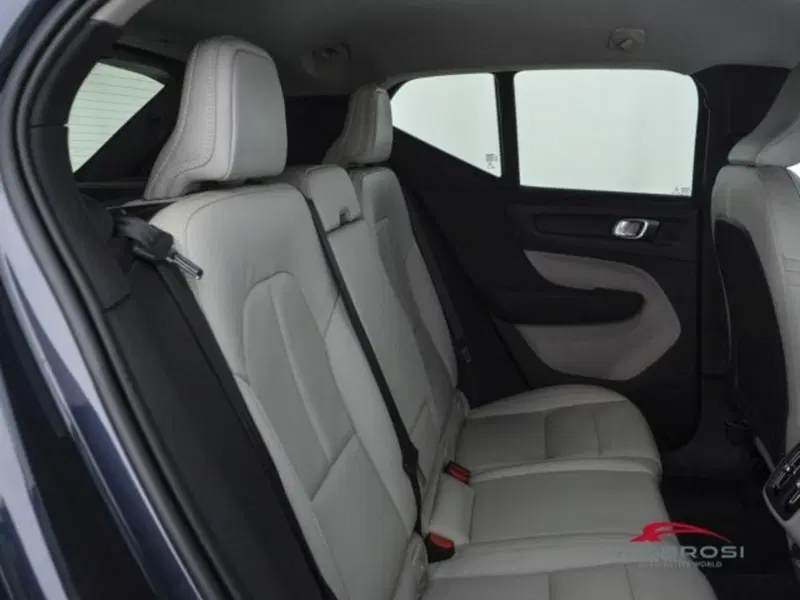Volvo XC40 usata a Perugia (11)