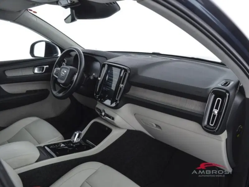 Volvo XC40 usata a Perugia (12)