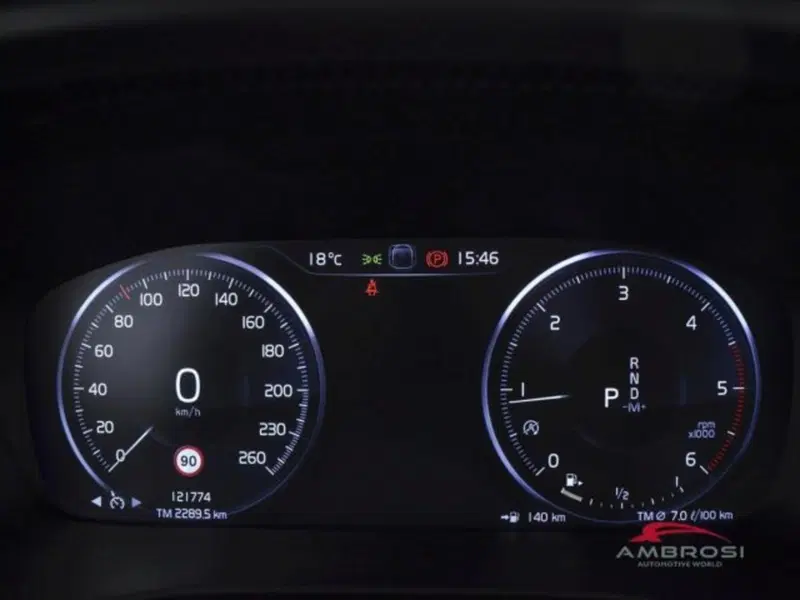 Volvo XC40 usata a Perugia (13)