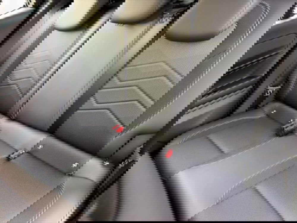 Jeep Avenger nuova a Perugia (11)