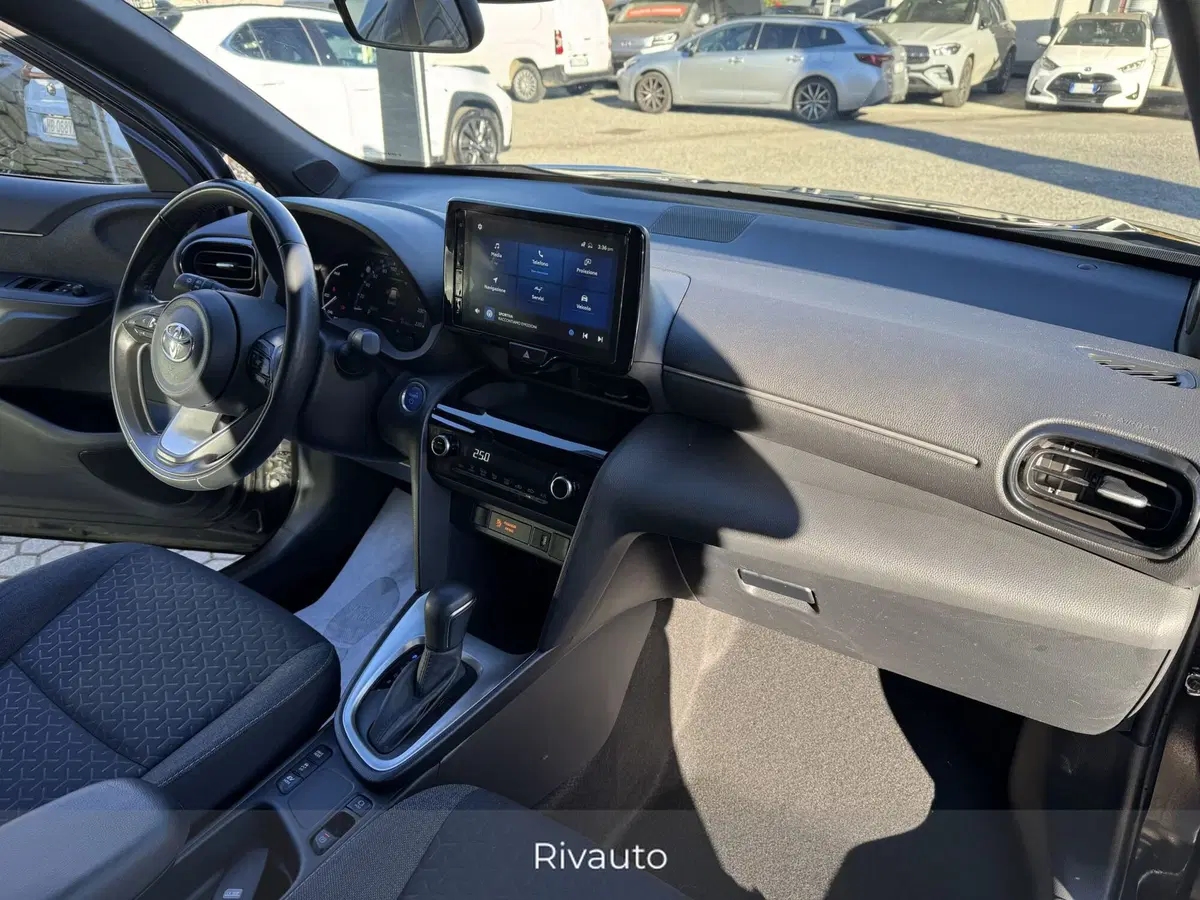 Toyota Yaris Cross usata a Como (5)