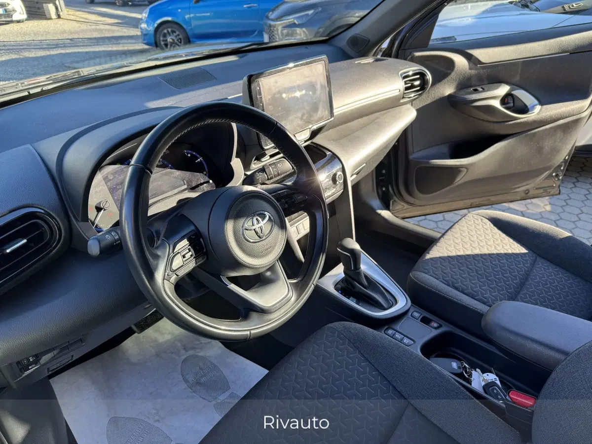 Toyota Yaris Cross usata a Como (9)