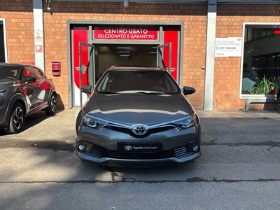 Toyota Auris Station Wagon 1.8 Hybrid Lounge del 2017 usata a San Lazzaro di Savena