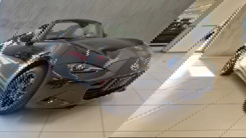 Mazda MX-5 nuova a Modena (2)