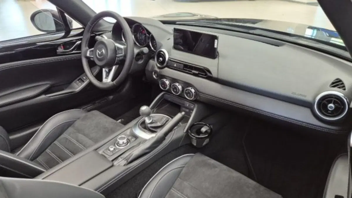 Mazda MX-5 nuova a Modena (3)