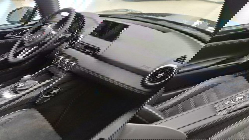 Mazda MX-5 nuova a Modena (3)
