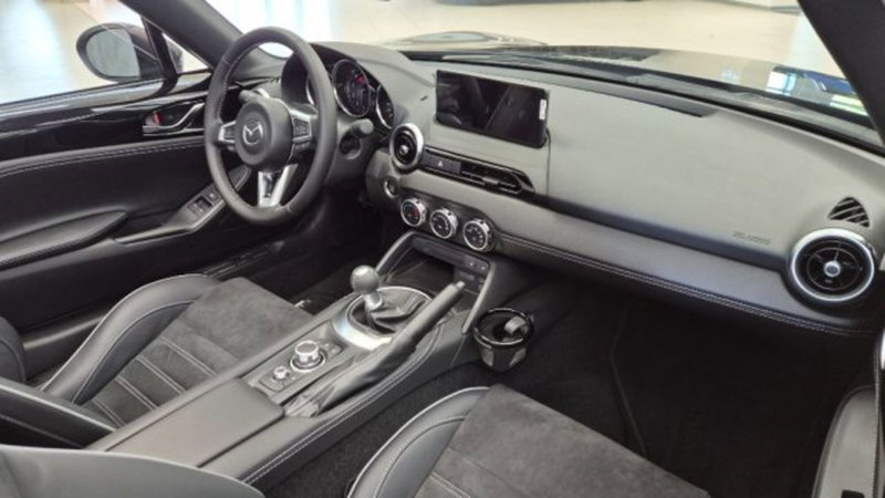 Mazda MX-5 nuova a Modena (3)
